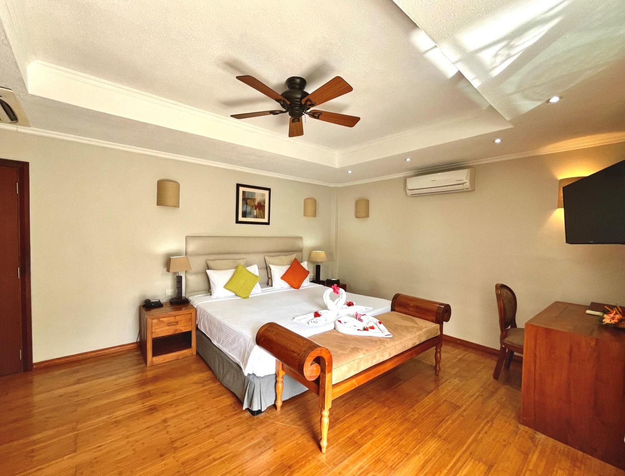 Crown Beach Hotel Seychelles Pointe Au Sel エクステリア 写真