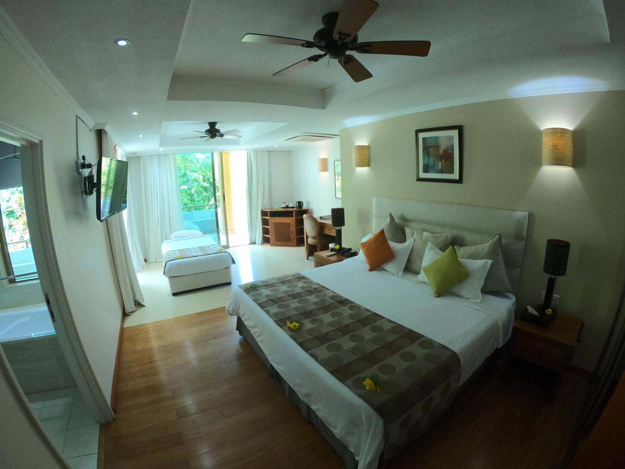 Crown Beach Hotel Seychelles Pointe Au Sel エクステリア 写真