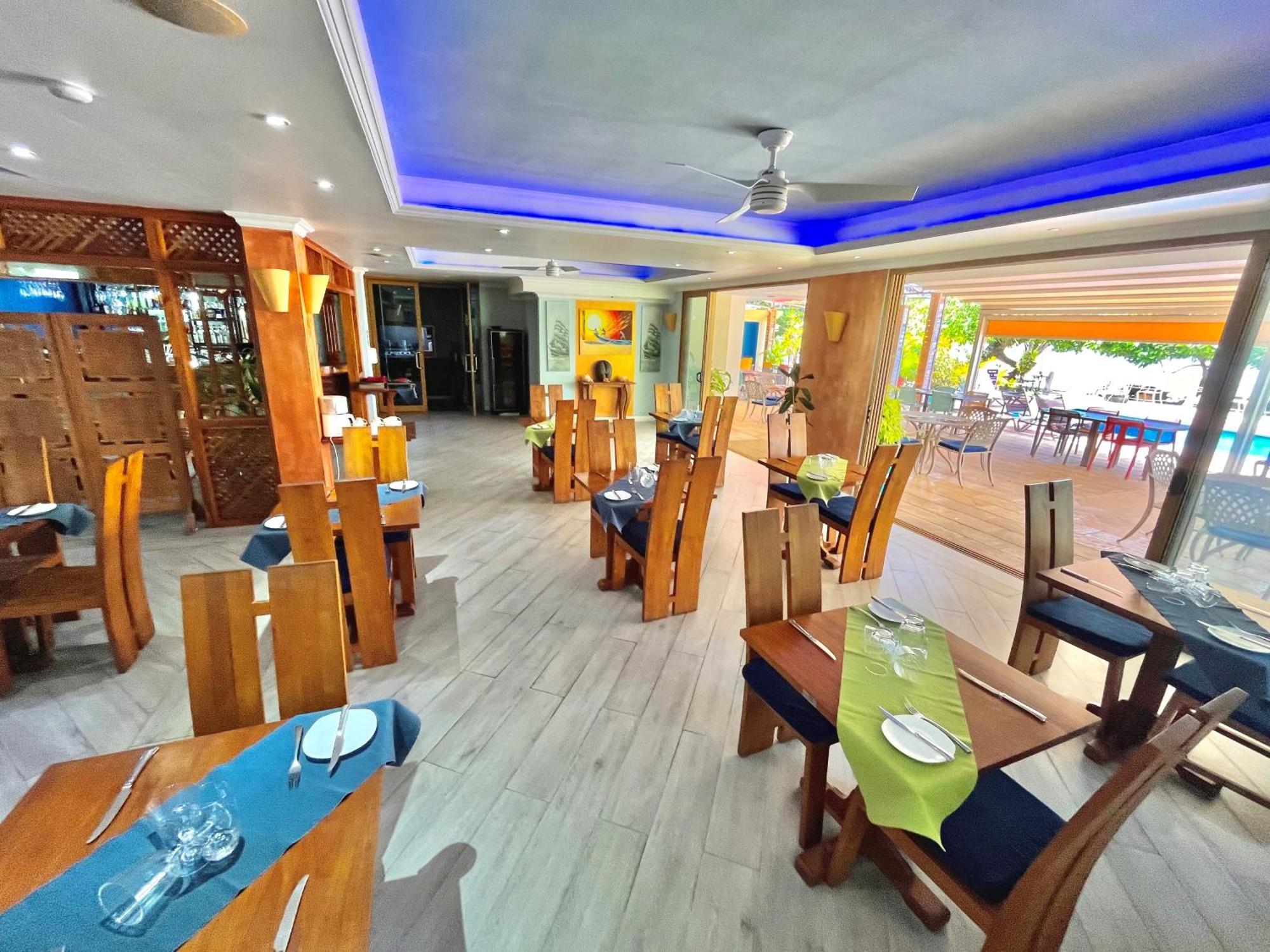 Crown Beach Hotel Seychelles Pointe Au Sel エクステリア 写真